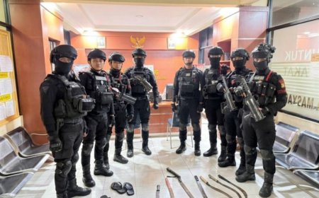 Brimob Polda Metro Gagalkan Tawuran di Cikarang, Dua Remaja dan Sajam Diamankan